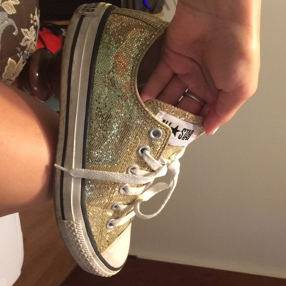 Gold converse